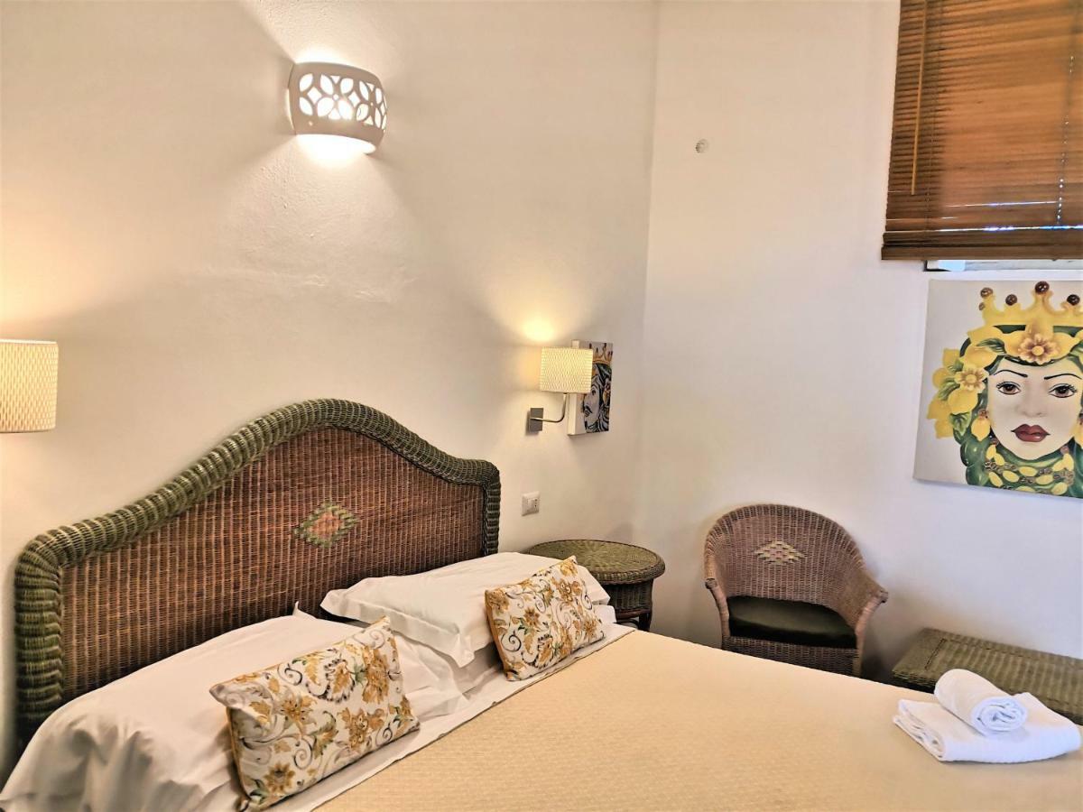 Villa Mareblu Luxury Holiday Apartment Direttamente Sul Mare Stromboli Exterior foto